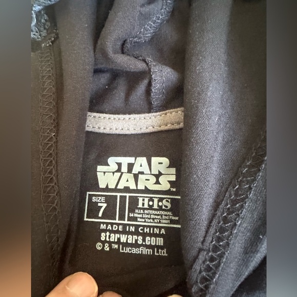 Boys Star Wars Darth Vader hooded shirt 7 nwt - Picture 3 of 3